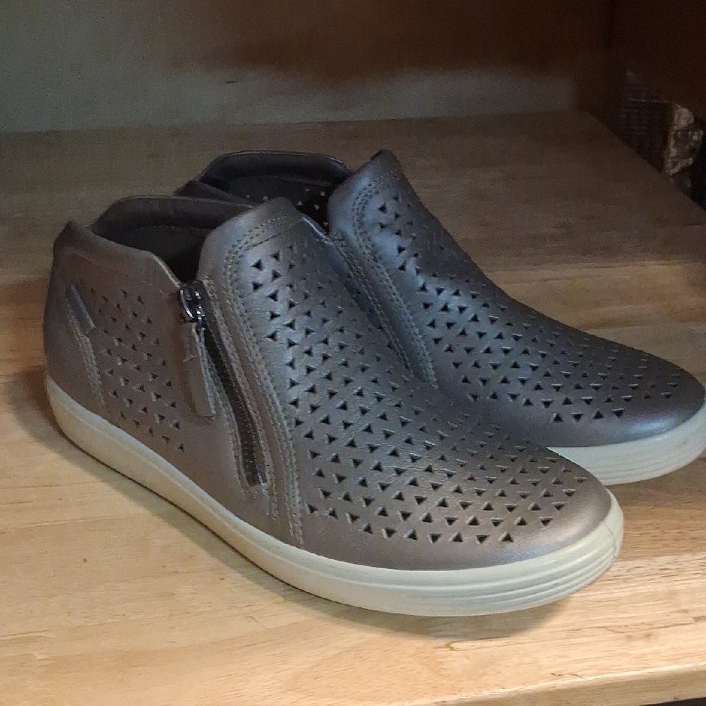 Ecco Leather Lazer Cutout Ankle Shoes Sneakers Eu 40/9